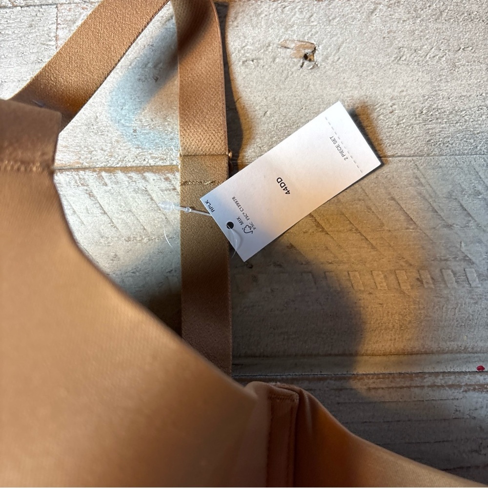 Old Navy Lightly Lined Full Coverage Underwire T-Shirt Bra size 44DD - Picture 4 of 13